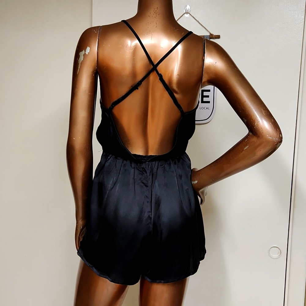 NWOT PrettyLittleThing Black Satin/Lace Romper Size 0 - Picture 3 of 4